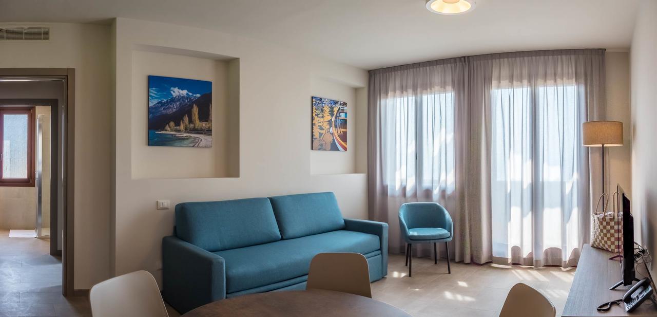 Le Torri Del Garda Familyspa Resort Торрі-дель-Бенако Екстер'єр фото