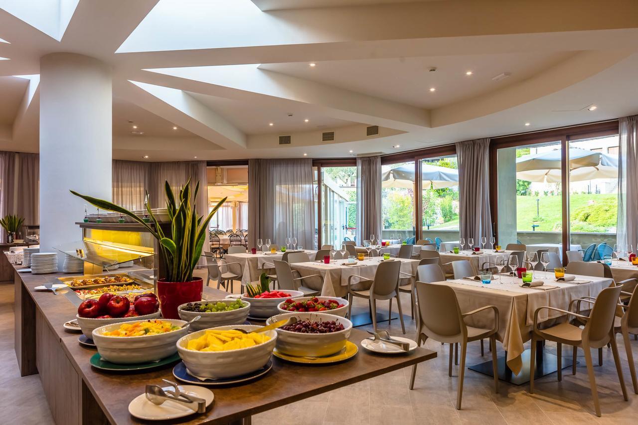 Le Torri Del Garda Familyspa Resort Торрі-дель-Бенако Екстер'єр фото