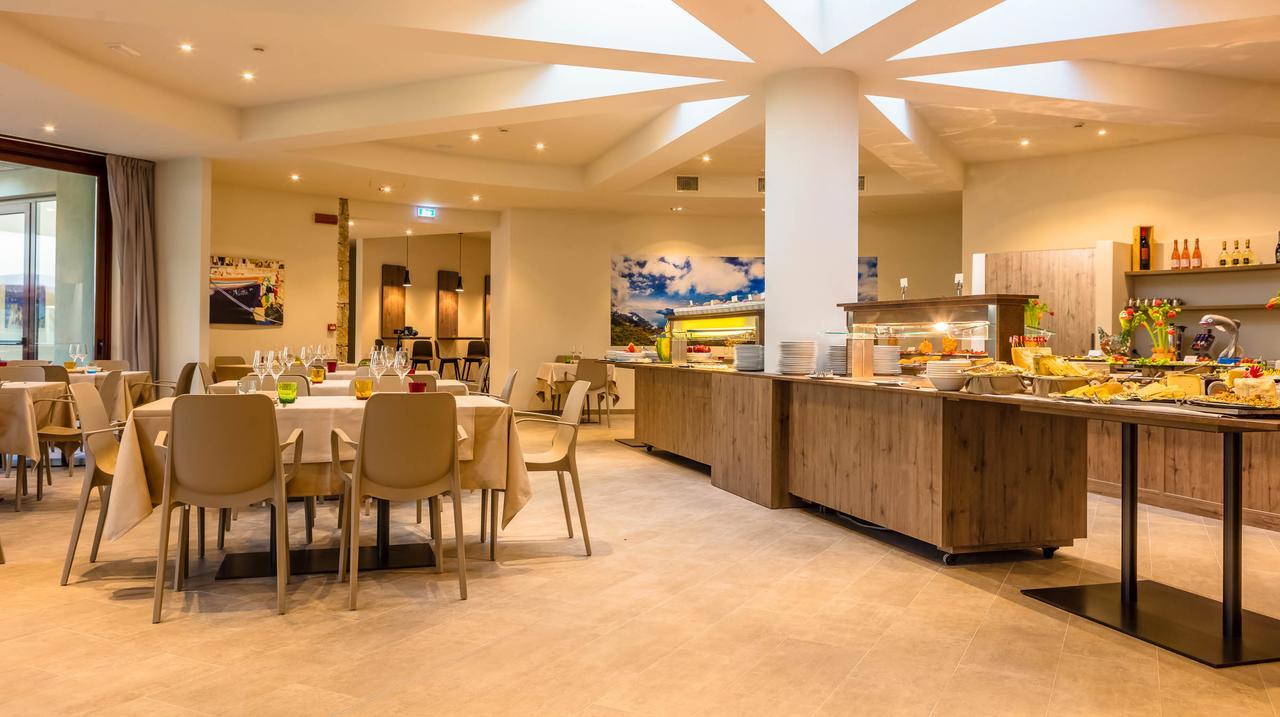 Le Torri Del Garda Familyspa Resort Торрі-дель-Бенако Екстер'єр фото