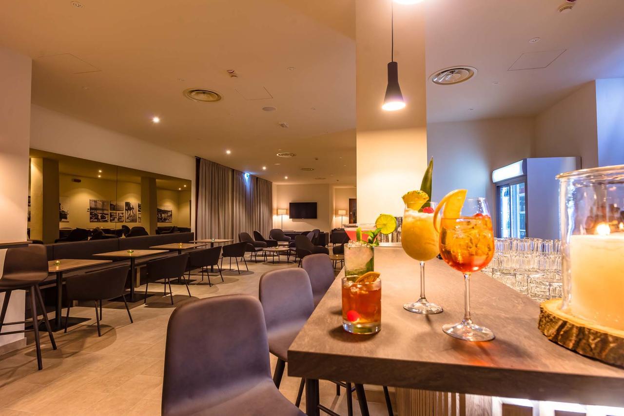 Le Torri Del Garda Familyspa Resort Торрі-дель-Бенако Екстер'єр фото