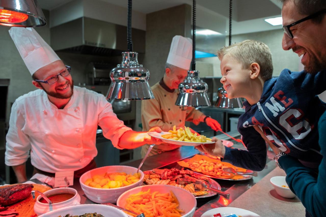 Le Torri Del Garda Familyspa Resort Торрі-дель-Бенако Екстер'єр фото