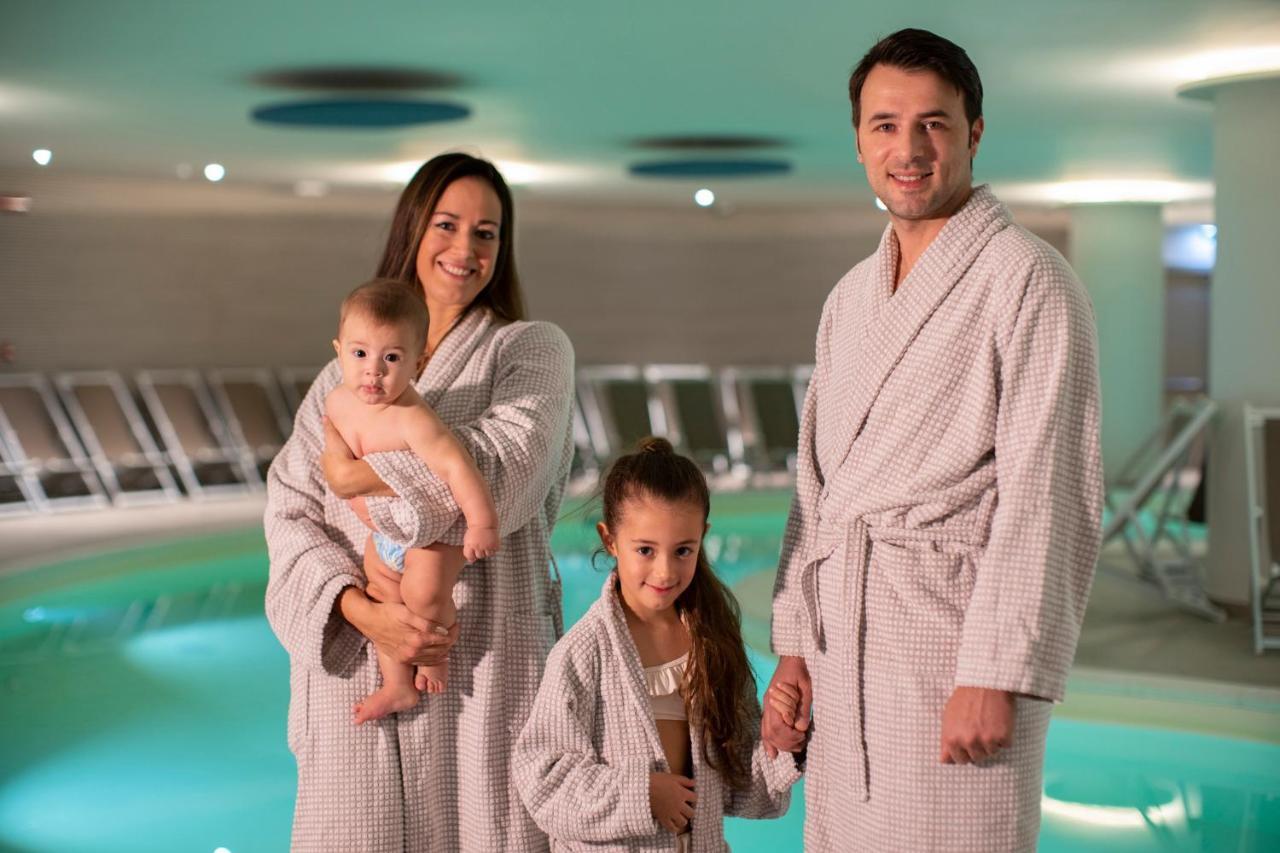 Le Torri Del Garda Familyspa Resort Торрі-дель-Бенако Екстер'єр фото
